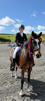 Gwen Davies Claims First STX-UK Pony British Novice Final Place at Pyecombe 